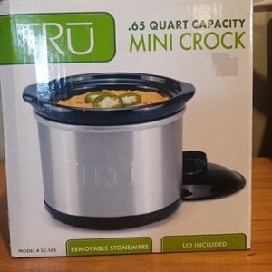 Mini .65 quart capacity mini crock pot.